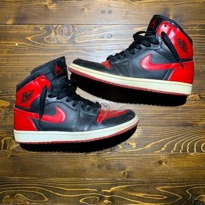 Vintage 2008 Nike Air Jordan 1 OG high black red bred size 8 mens sneakers